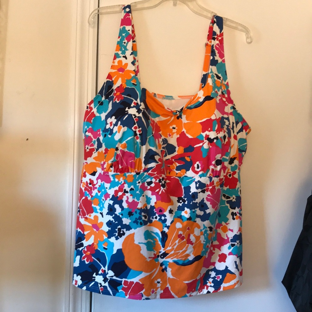 Land’s End size 24W tankini top